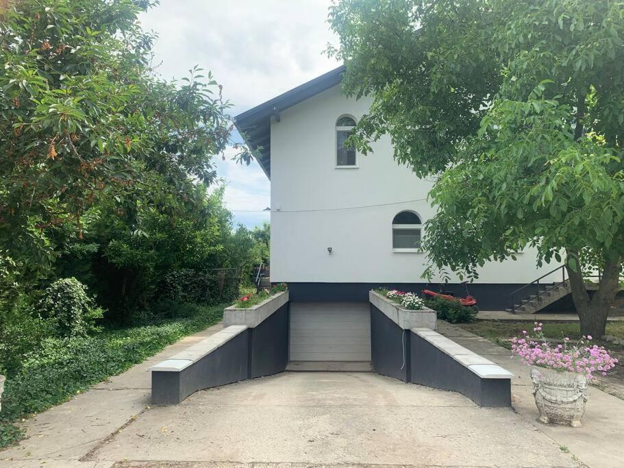 Appartement Érd - Csendes, kényelmes családi ház Extérieur photo
